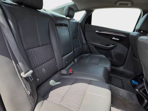 Used 2015 Chevrolet Impala LT w/ Convenience Package FWD image 13