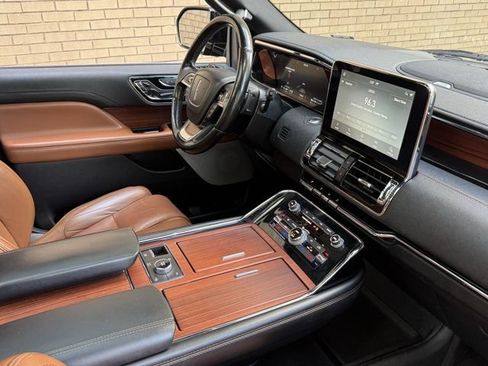 Used 2020 Lincoln Navigator L Reserve w/ Luxury Package AWD/4WD image 22