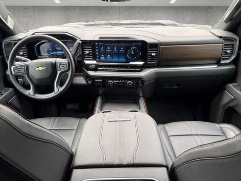 Used 2025 Chevrolet Silverado 3500 High Country w/ High Country Premium Package AWD/4WD image 20