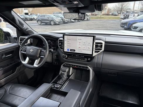 Used 2025 Toyota Sequoia Platinum image 27