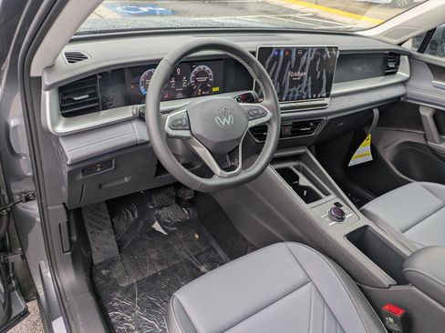 New 2026 Volkswagen Tiguan SE AWD/4WD image 12