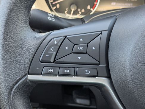 Used 2025 Nissan Altima 2.5 SV FWD image 19