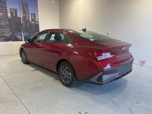 Used 2024 Hyundai Elantra SEL image 8
