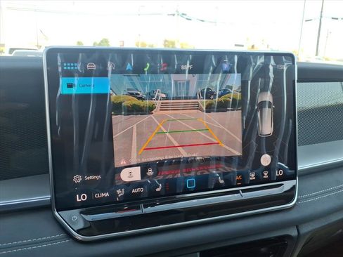 New 2025 Volkswagen Tiguan SE image 18