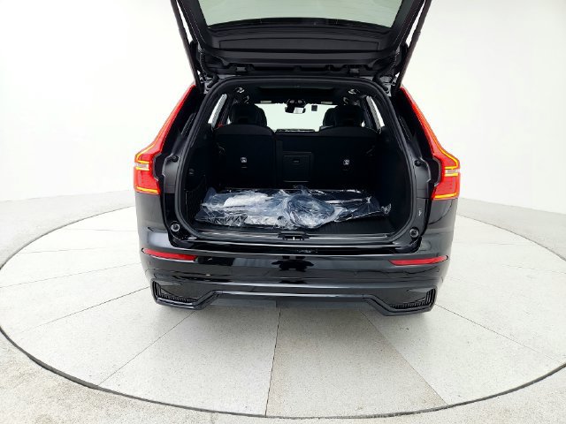 Used 2024 Volvo XC60 T8 Ultimate w/ Climate Package AWD/4WD image 19