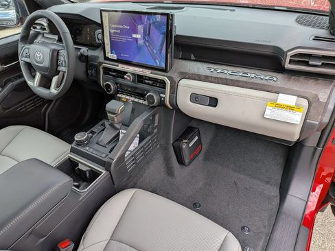 New 2026 Toyota Tacoma Limited AWD/4WD image 32