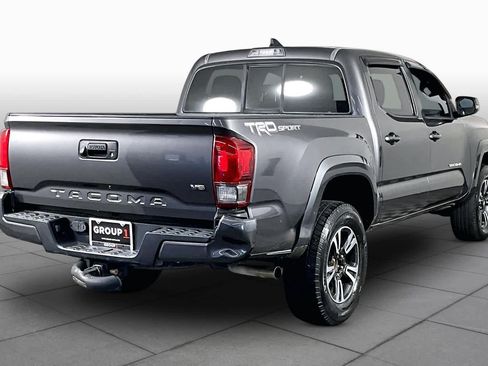 Used 2016 Toyota Tacoma TRD Sport w/ Towing Package RWD image 11
