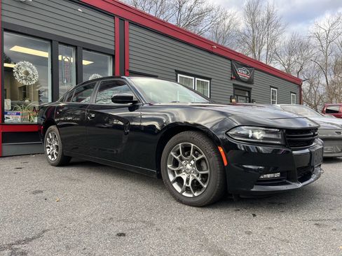 Used 2017 Dodge Charger SXT w/ AWD Plus Group image 1