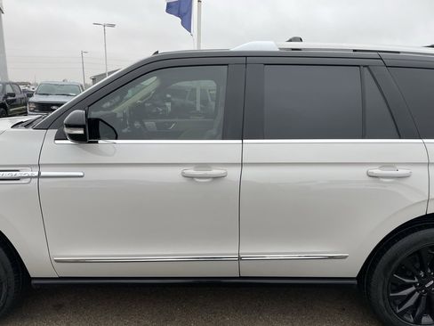 Used 2021 Lincoln Navigator Reserve w/ Luxury Package image 33