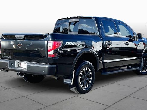 Used 2020 Nissan Titan PRO-4X w/ Pro-4x Convenience Package image 12