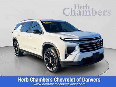 Certified 2025 Chevrolet Traverse LT w/ Sun and Wheel Package
