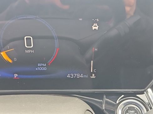 Used 2024 Chevrolet Trax RS w/ Sunroof Package image 12