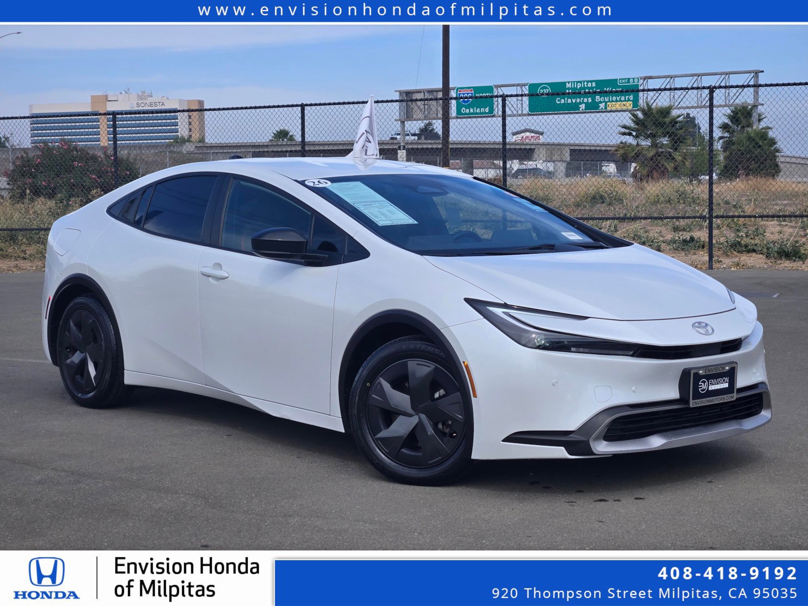 Used 2026 Toyota Prius Plug-In Hybrid FWD image 1