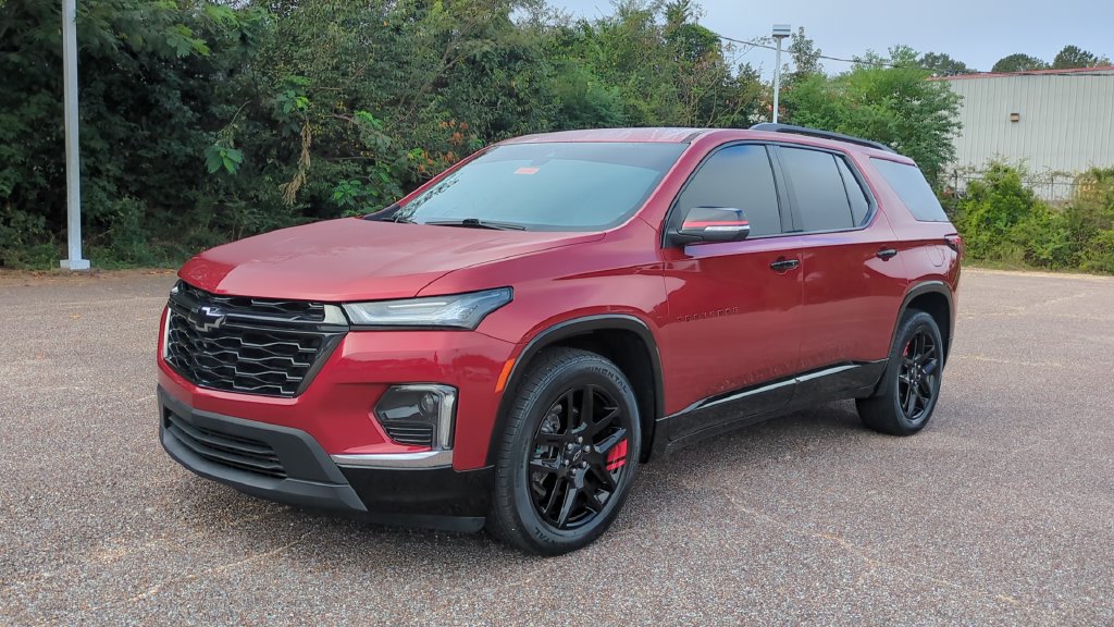 Used 2022 Chevrolet Traverse Premier w/ Redline Edition FWD image 1