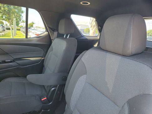 Used 2023 Chevrolet Traverse LT image 16