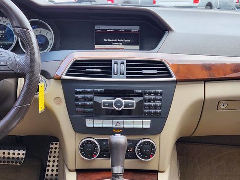 Used 2013 Mercedes-Benz C 300 4MATIC Sedan image 17