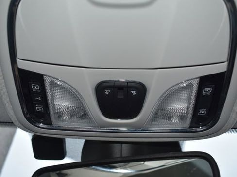 Used 2019 Jeep Cherokee Limited w/ Luxury Group image 36