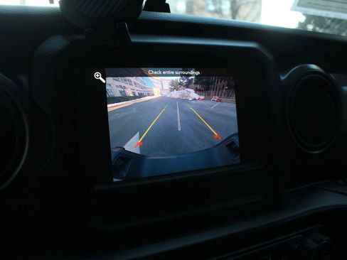 Used 2021 Jeep Gladiator Sport image 27