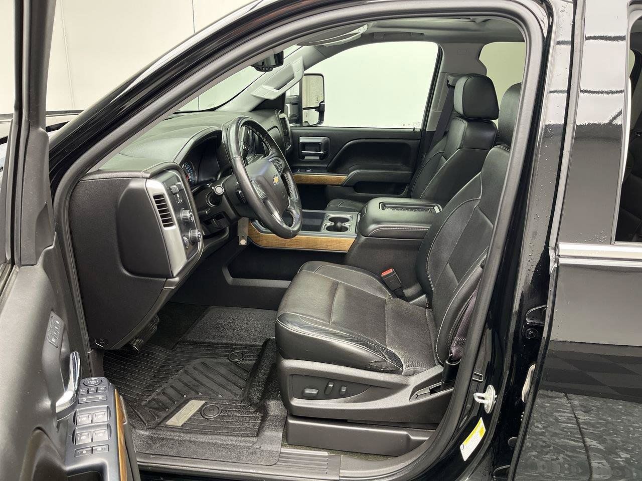 Used 2017 Chevrolet Silverado 1500 LTZ w/ LTZ Plus Package AWD/4WD image 3