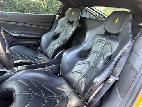 Used 2019 Ferrari 488 GTB RWD image 8