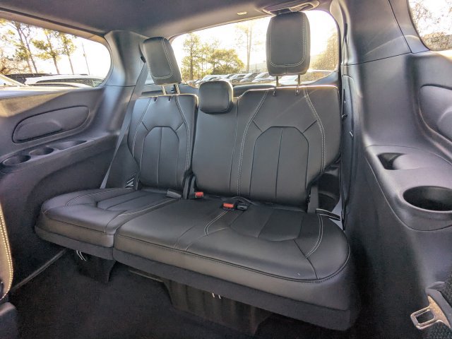 New 2026 Chrysler Pacifica Select FWD image 16