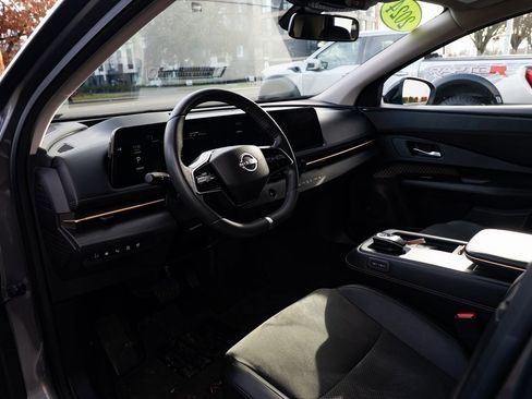 Used 2024 Nissan Ariya AWD image 19