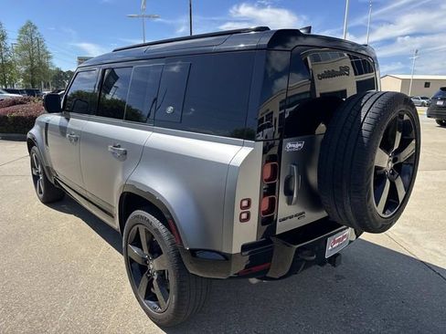 Used 2023 Land Rover Defender 110 X-Dynamic SE AWD/4WD image 7
