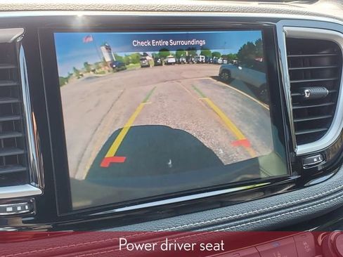 Used 2023 Chrysler Pacifica Touring-L w/ S Appearance Package AWD/4WD image 23
