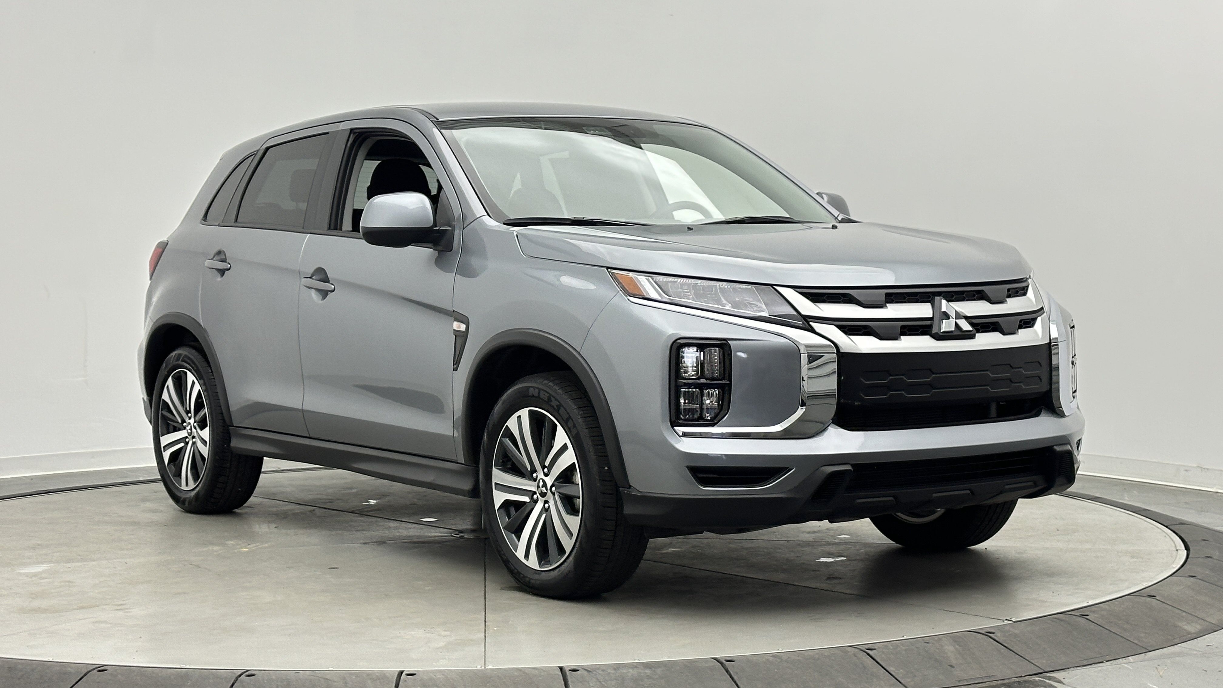 Used 2026 Mitsubishi Outlander Sport AWD image 3