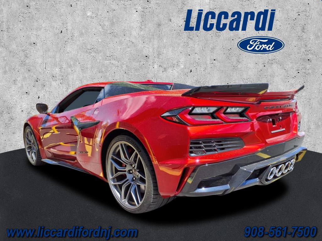 Used 2023 Chevrolet Corvette Z06 RWD image 4