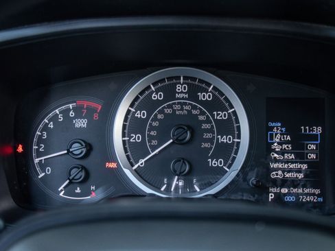 Used 2022 Toyota Corolla LE image 14