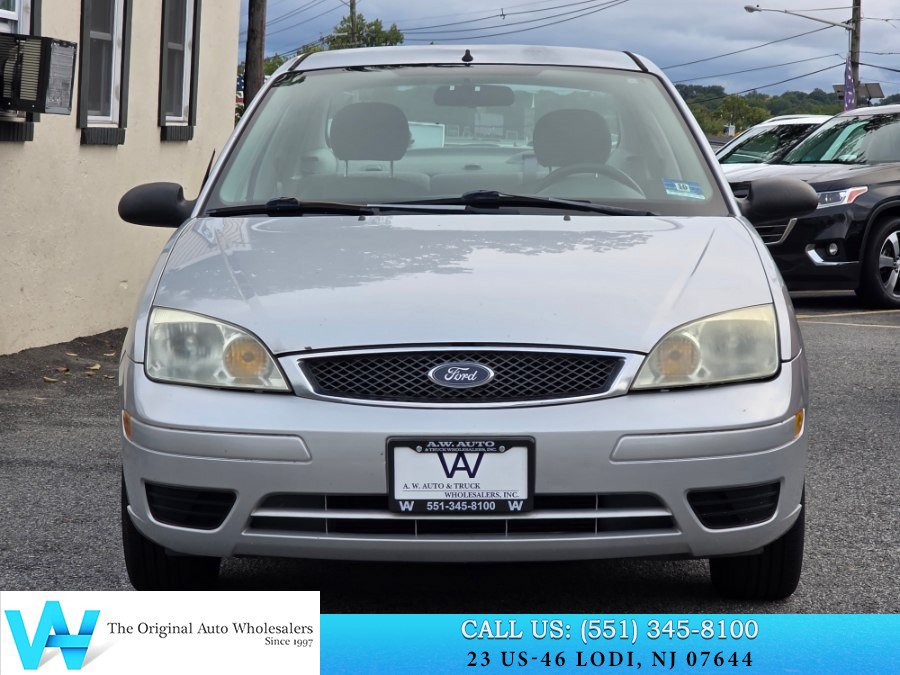 Used 2005 Ford Focus S FWD image 2