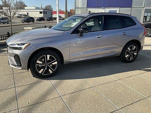 New 2026 Volvo XC60 B5 Plus w/ Protection Package Premier AWD/4WD image 11