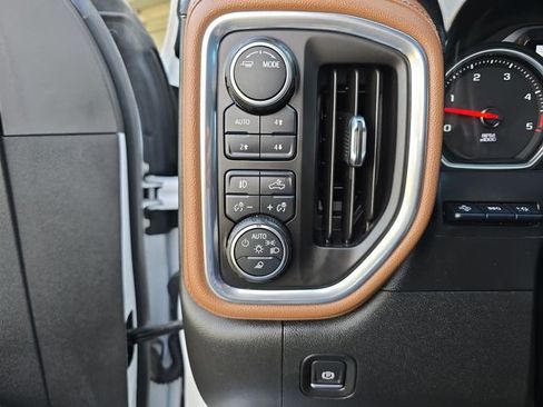 Used 2020 Chevrolet Silverado 2500 High Country image 21