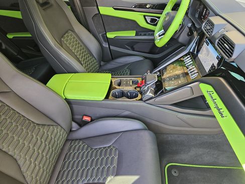 Used 2021 Lamborghini Urus image 16