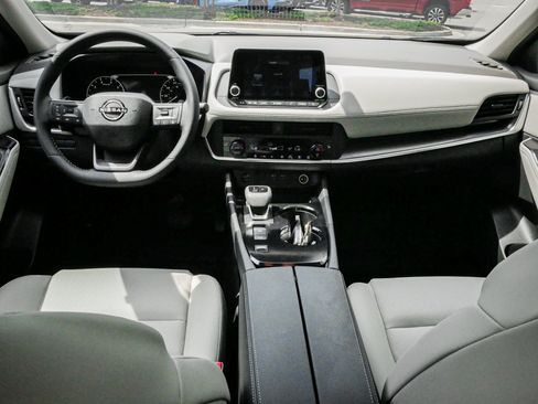 Used 2026 Nissan Rogue Dark Armor FWD image 28