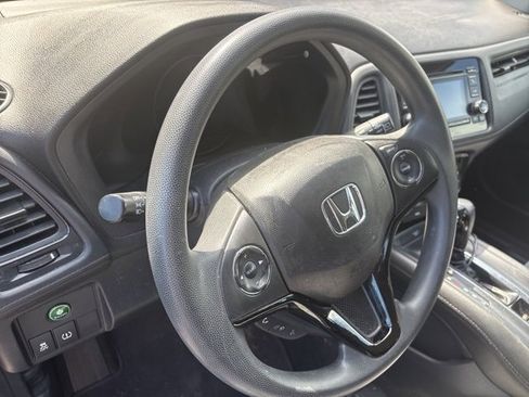 Used 2022 Honda HR-V LX image 23