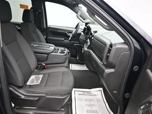 Used 2024 Chevrolet Silverado 1500 LT image 7