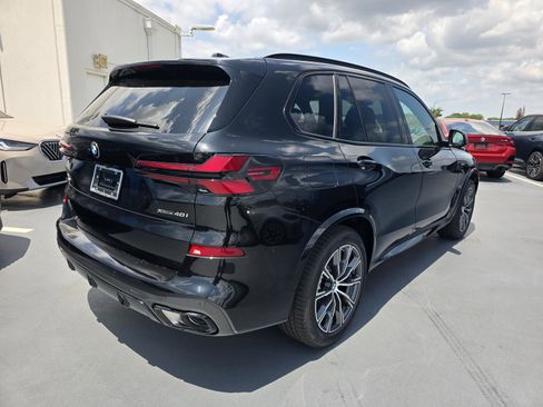 New 2026 BMW X5 xDrive40i w/ M Sport Package AWD/4WD image 3