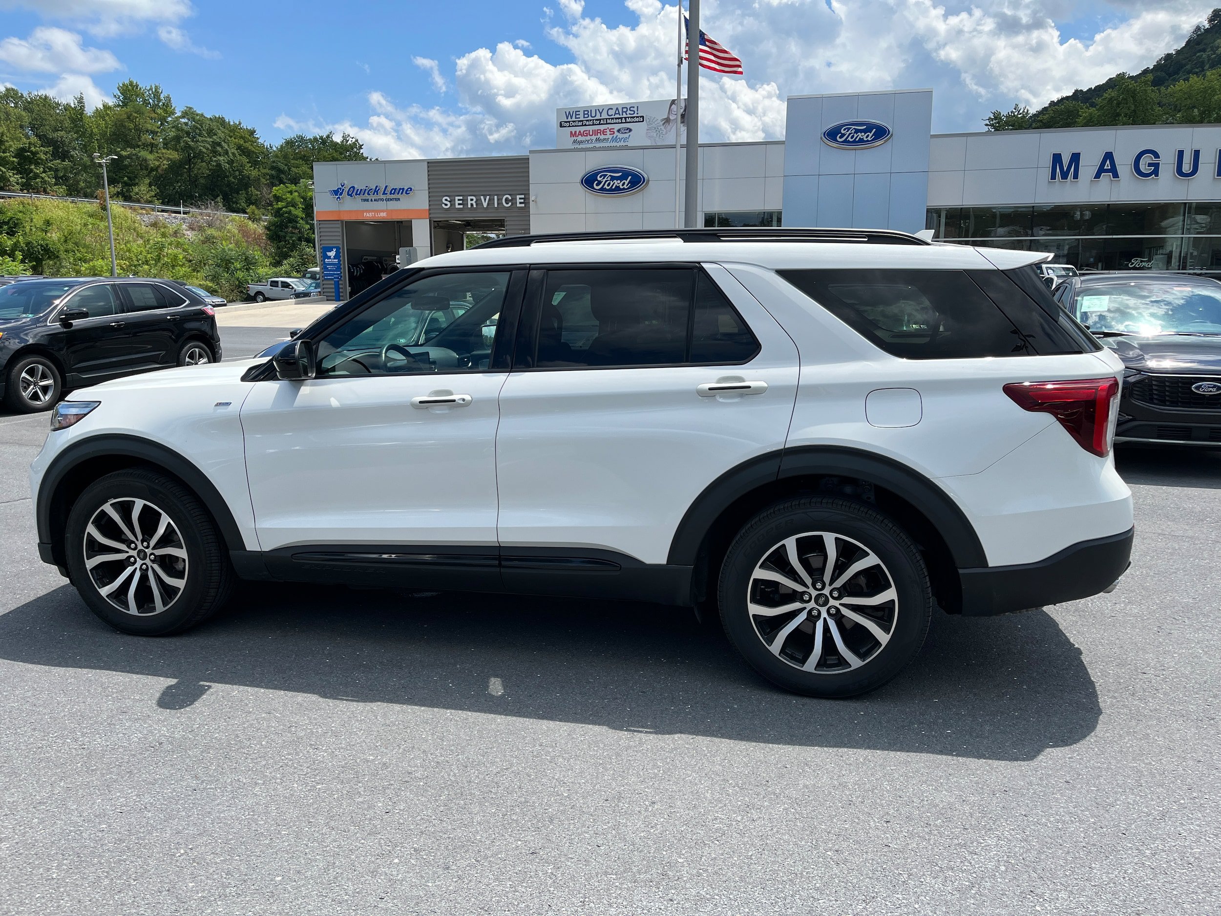 Certified 2022 Ford Explorer ST-Line AWD/4WD image 14