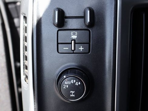 Used 2019 Chevrolet Silverado 1500 LT w/ All Star Edition image 21