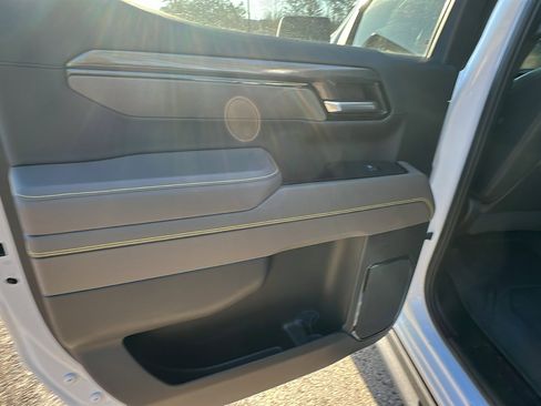 Used 2022 Chevrolet Silverado 1500 ZR2 w/ Technology Package image 23