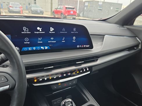 Used 2024 Cadillac XT4 Premium Luxury w/ Cold Weather Package FWD image 23