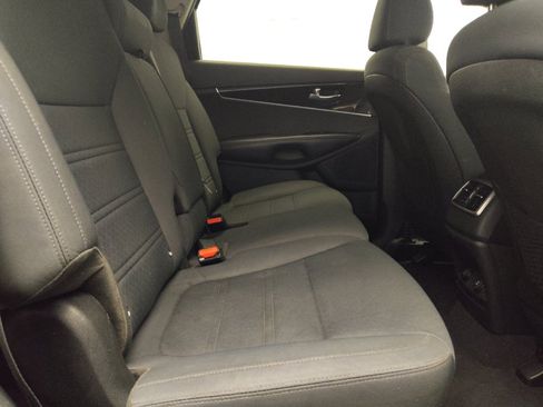 Used 2020 Kia Sorento AWD V6 image 19