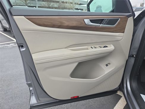 New 2026 Volkswagen Atlas SE image 12