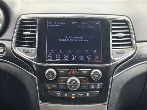Used 2019 Jeep Grand Cherokee Limited AWD/4WD image 13