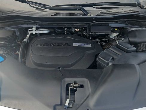 Certified 2018 Honda Pilot Touring image 18