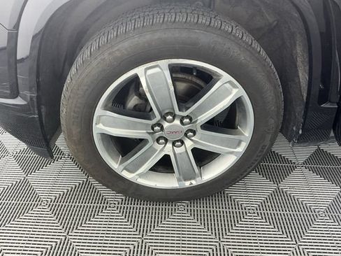 Used 2017 GMC Acadia Denali w/ Technology Package AWD/4WD image 18