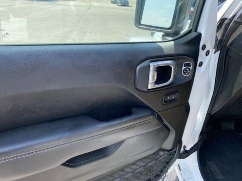 Used 2019 Jeep Wrangler Unlimited Sahara w/ Advanced Safety Group image 11