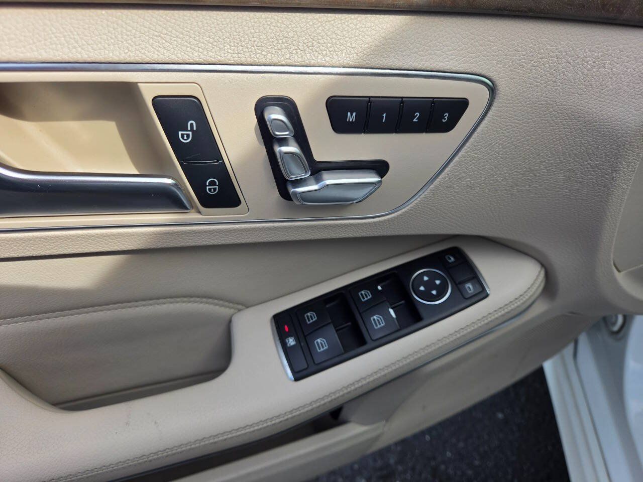 Used 2014 Mercedes-Benz E 350 4MATIC Sedan w/ Premium 1 Package image 12